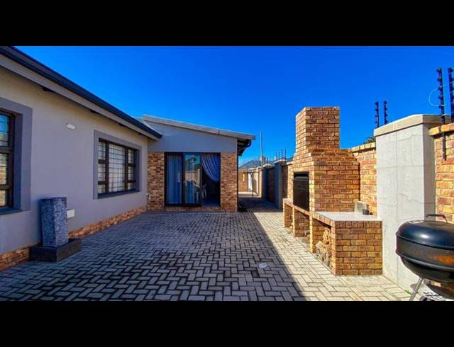 3 BEDROOM HOUSE FOR SALE IN BRACKENHURST